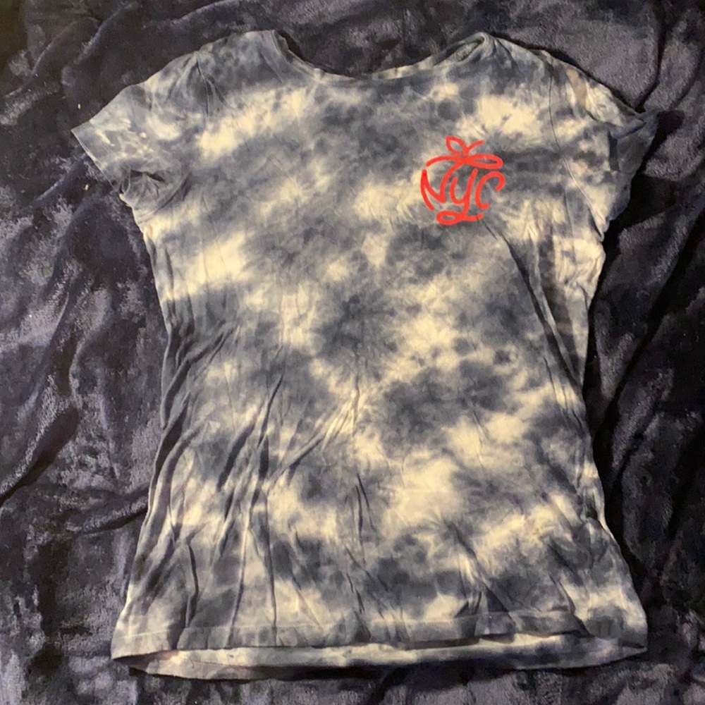 Aeropostale blue and white tie-dye t-shirt